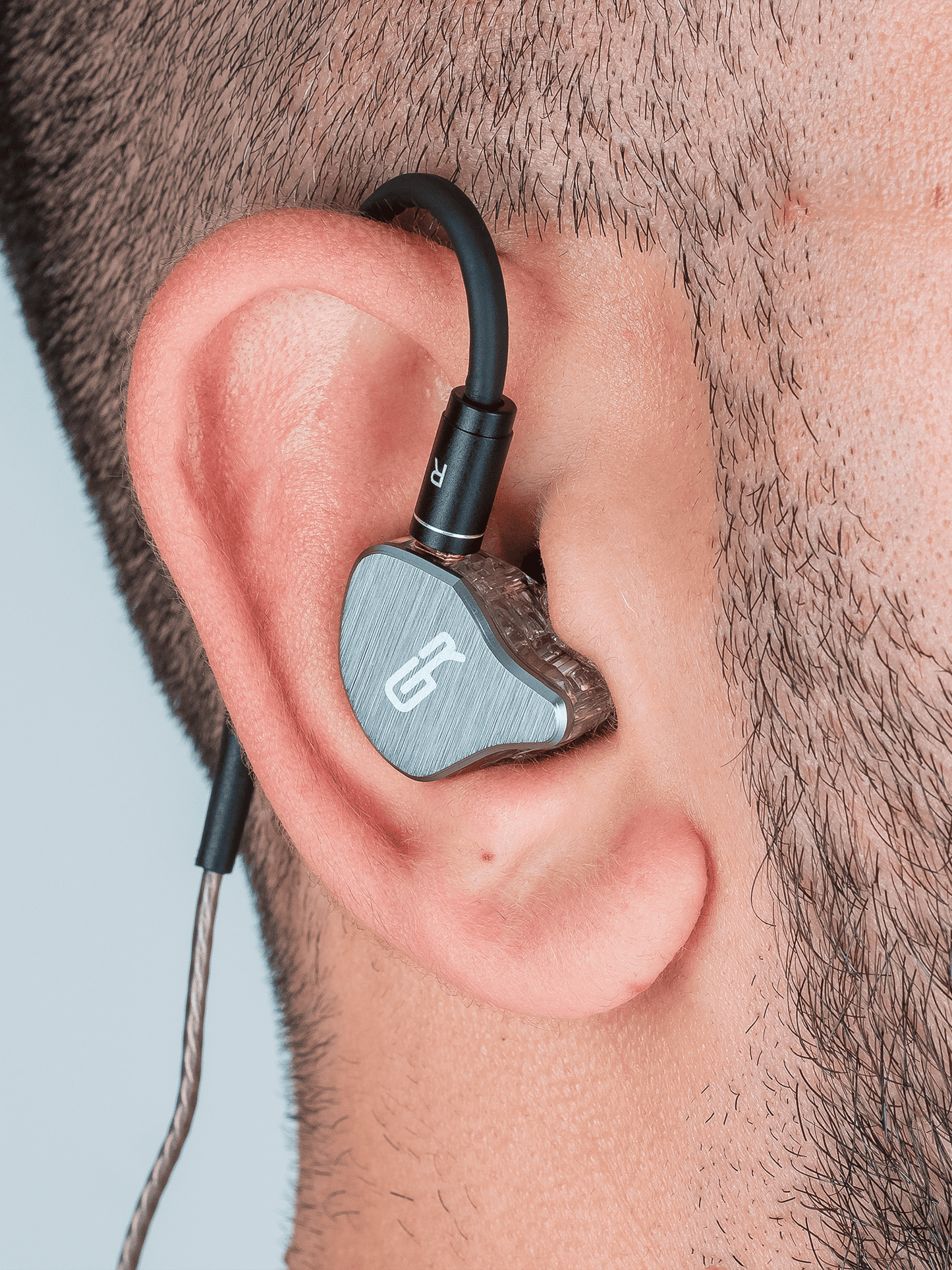 In ear i6